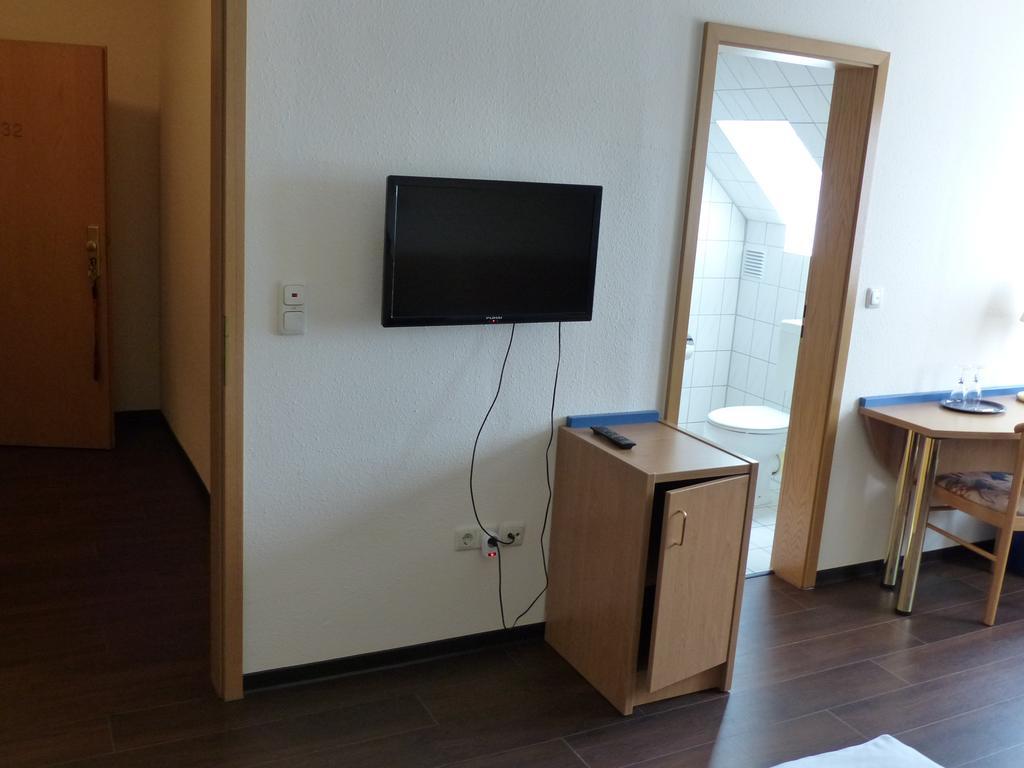 Hotel Zum Anger Neukirchen-Pleiße Kültér fotó